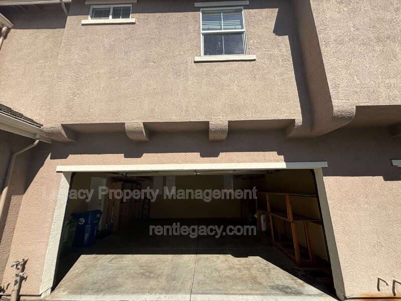 Folsom Condo: 108 Esplanade Circle