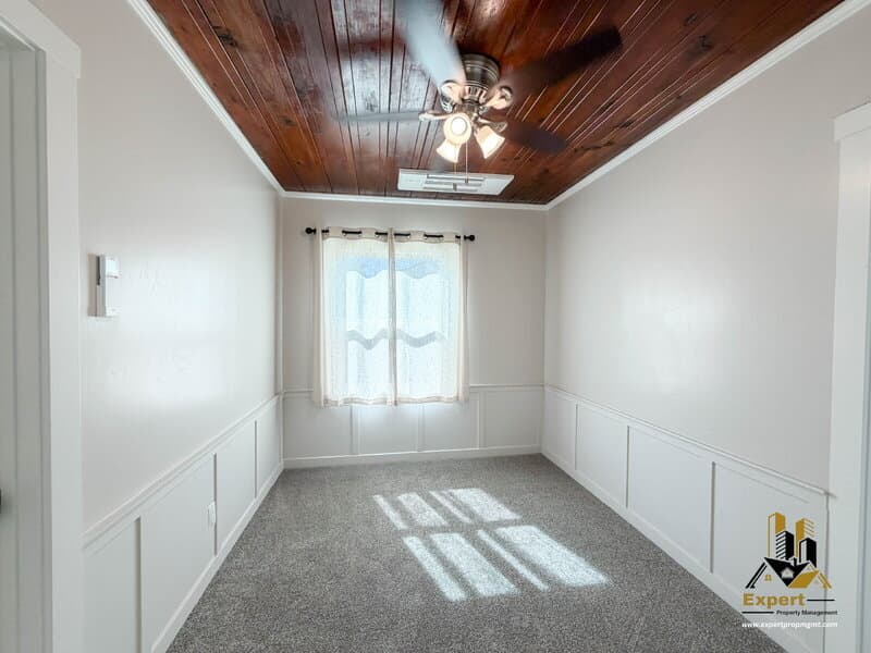 Sacramento House: 305 Wilson Avenue