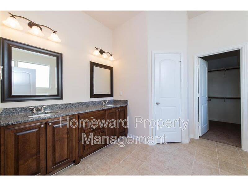 Irving House: 4004 Hanaa Court