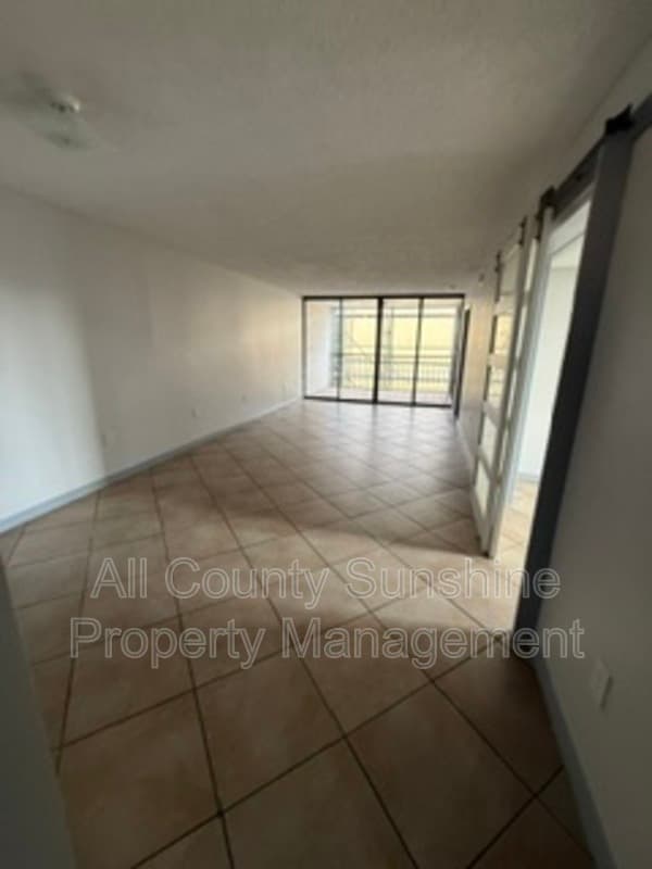 Tampa Condo: 2424 West Tampa Bay Blvd