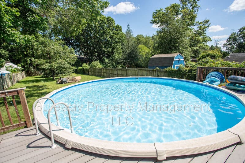 Magnolia House: 417 N Warwick Rd