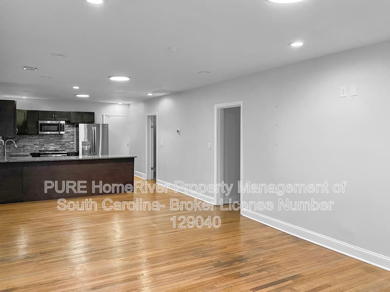 North Charleston House: 1919 Norwood St