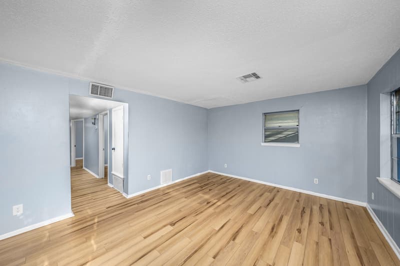 Lawton House: 3015 Northeast Pioneer Boulevard