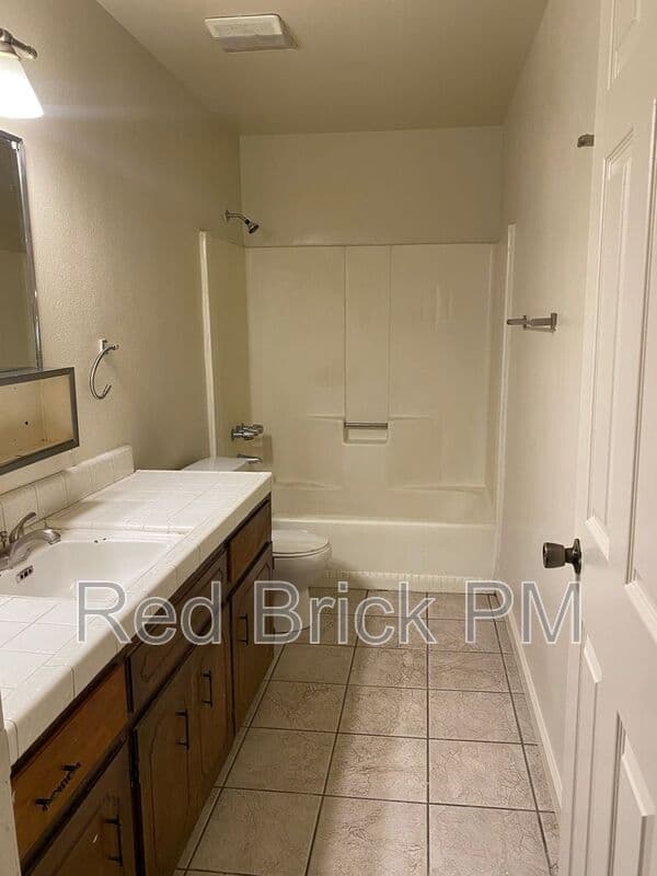 Merced House: 2307 N Street