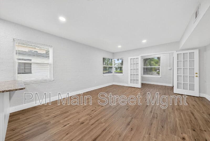 Orlando Condo: 608 Florida Street