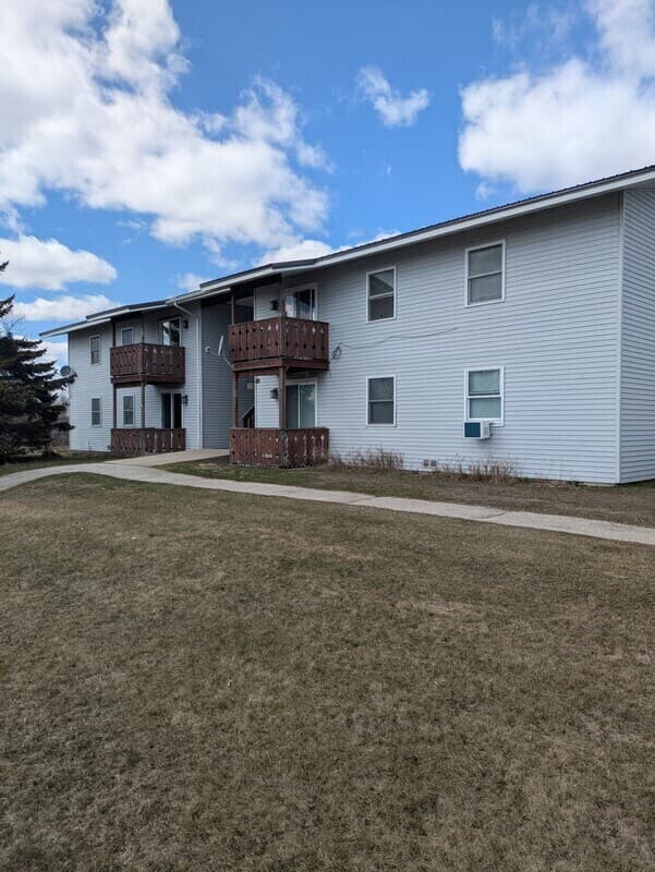 Two Rivers Condo: 1818 School Street - g