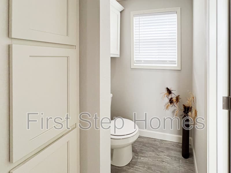 Oak Point House: 154 Cabrera Street