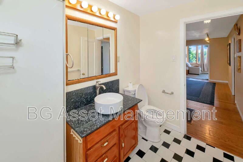 Richmond House: 6606 Aqua Vista Ct
