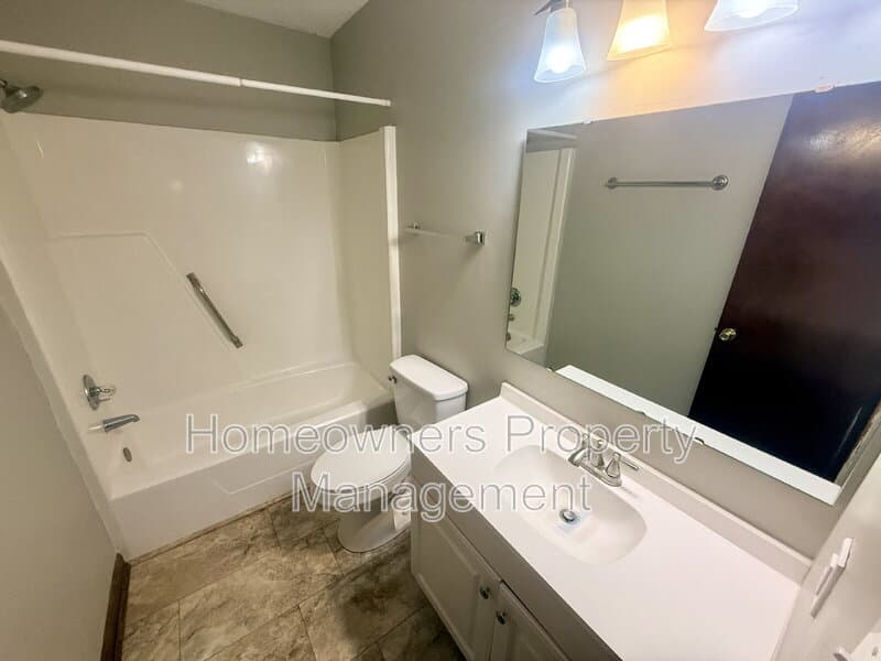 Fayetteville House: 4436 Briton Circle
