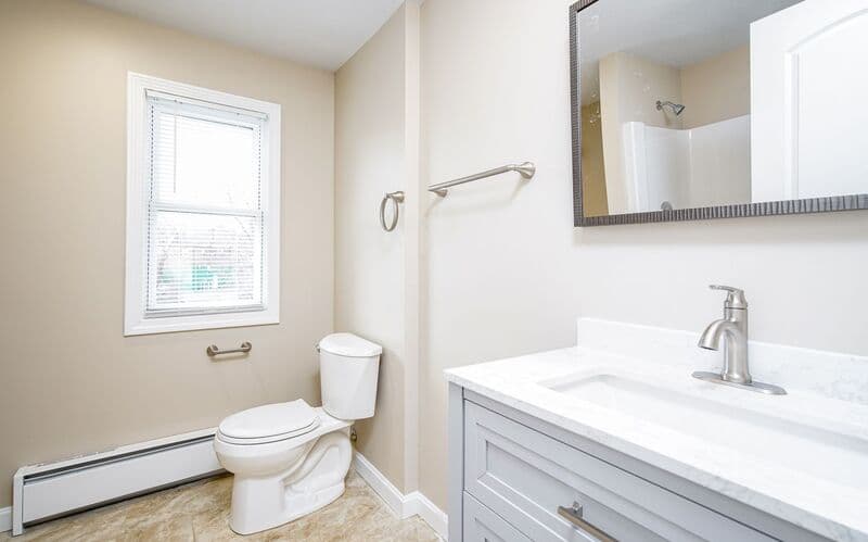 Agawam Condo: 62 Suffield St
