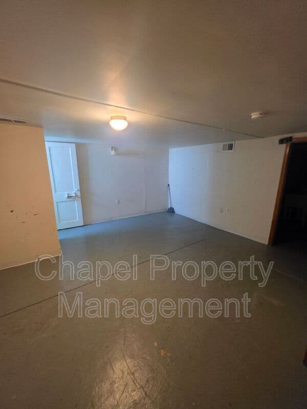 Philadelphia House: 7943 Temple Road
