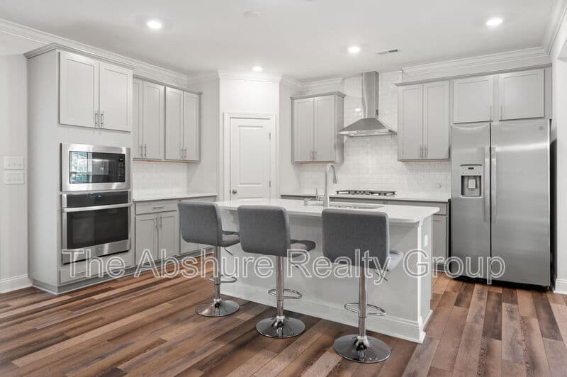 Angier House: 121 Barnwell Loop
