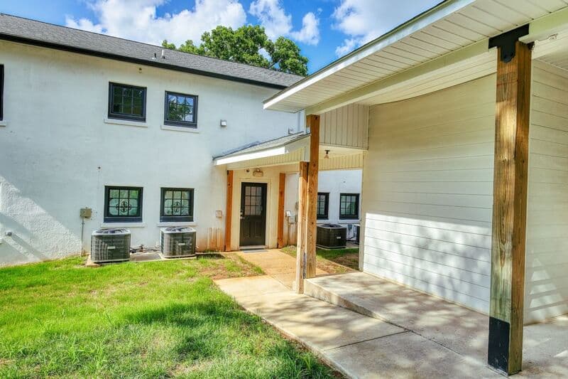 Huntsville House: 1122 Wellman Avenue Northeast