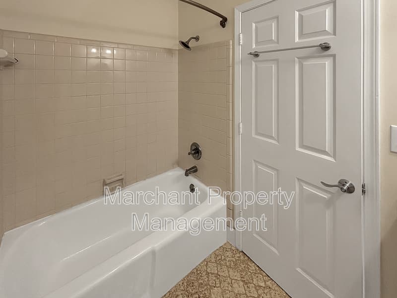 Greer House: 512 Devenger Road