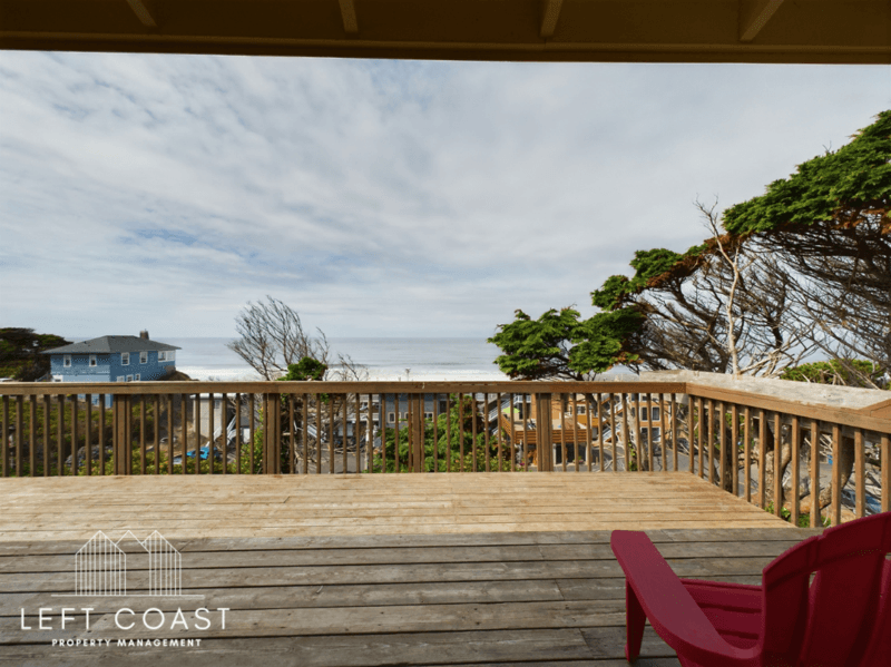 Lincoln City House: 1033 Northwest Inlet Avenue