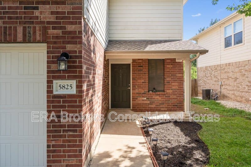 Austin House: 5825 Silver Screen Dr