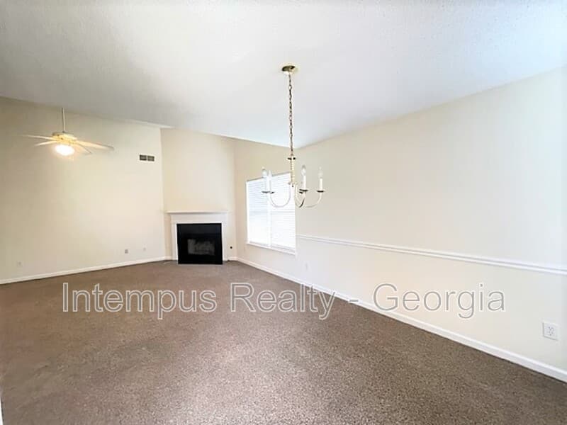 Snellville House: 4389 Persian Ct