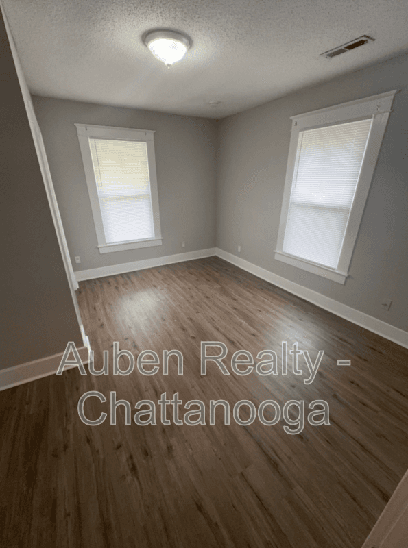 Chattanooga House: 2413 Stuart Street
