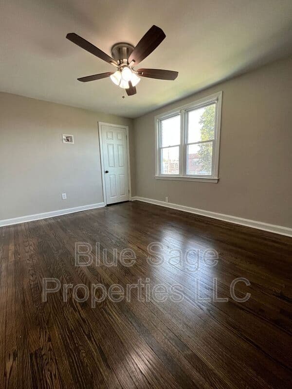 Crum Lynne Townhome: 1220 Lawrence Ave