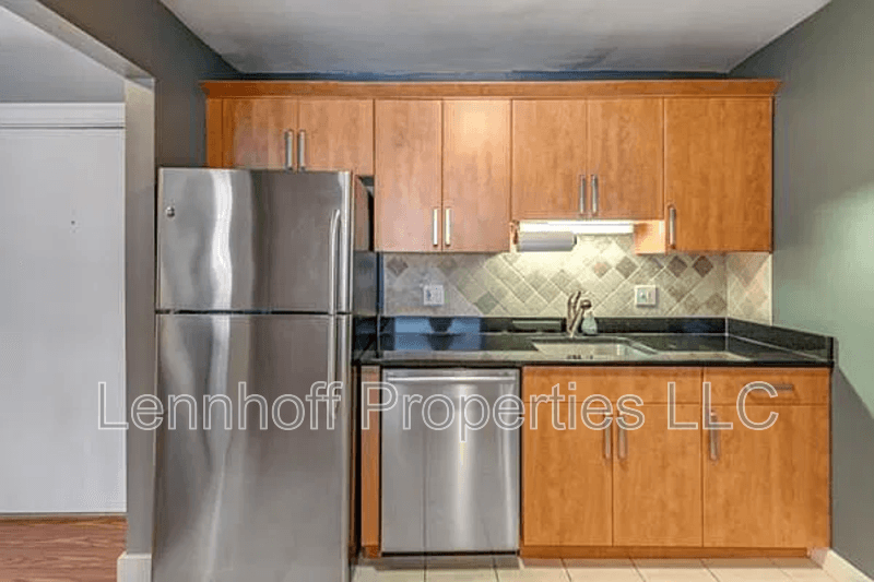Salem Condo: 289 Essex Street - 305