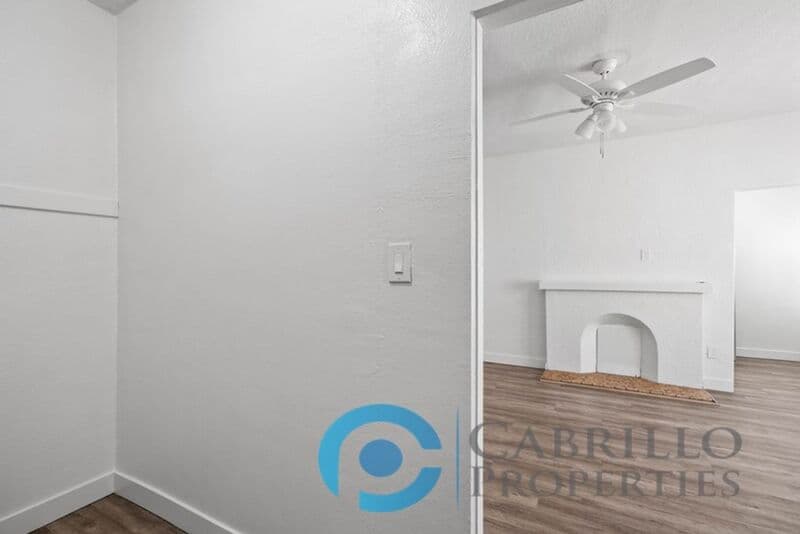San Diego Condo: 3939 7th Ave