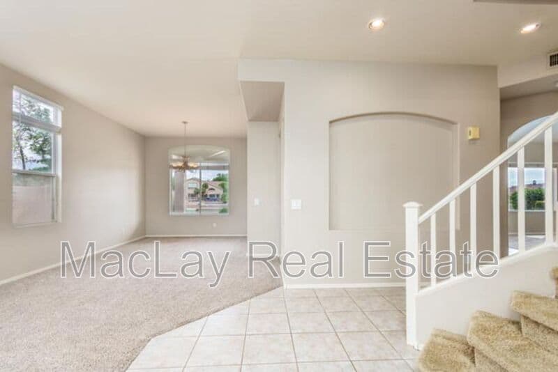 Chandler House: 3661 S Barberry Place