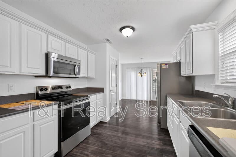 Whitestown House: 5771 White Pine Road