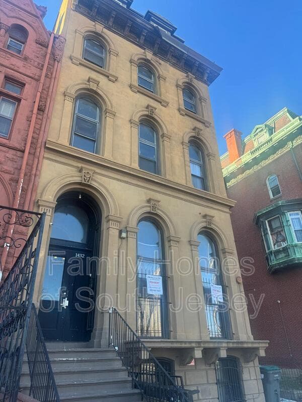 Philadelphia Apartment: 1432 N Broad St