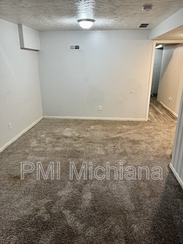 South Bend House: 606 S 27th St