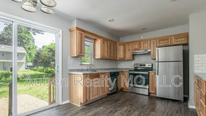 Kansas City House: 11427 Richmond Ave.