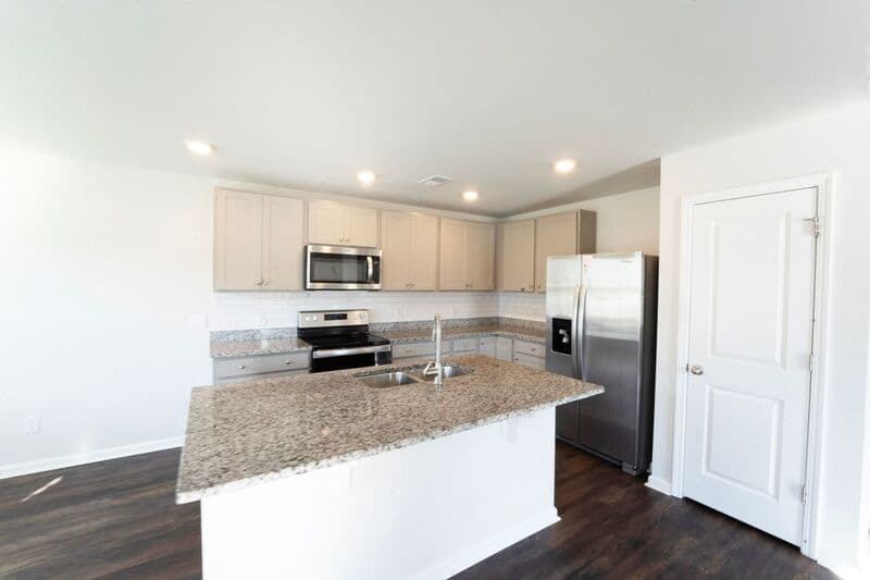 Port Wentworth House: 8J Crabapple Circle