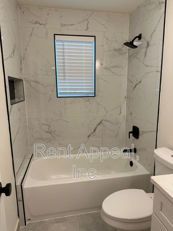 Atlanta House: 943 Violet St Se