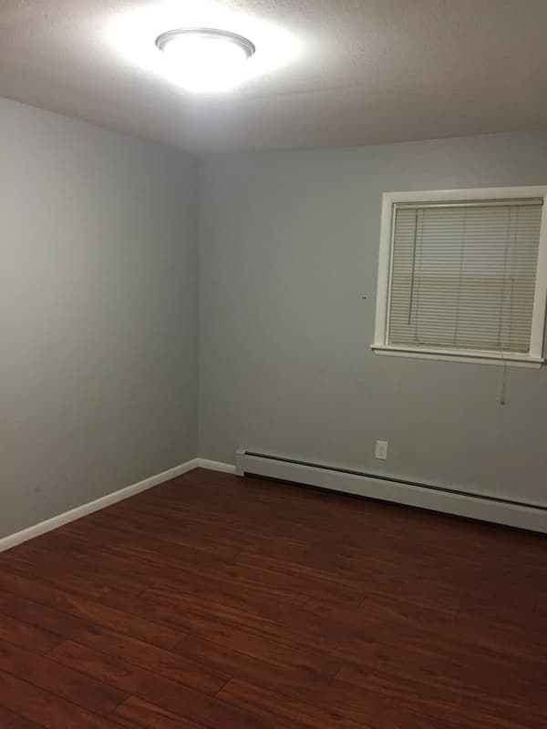 Monticello Condo: 705 E 3rd St #1