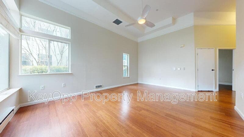 San Francisco Condo: 135 Valencia Street