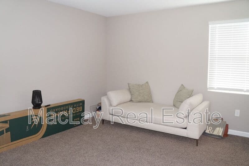 San Tan Valley House: 1349 W Highland rd