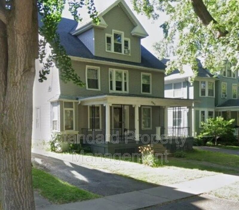 Rochester Condo: 293 Dartmouth St (Apt 2/Up)