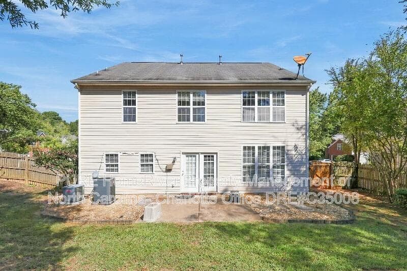 Charlotte House: 3904 Luthers Rock Court