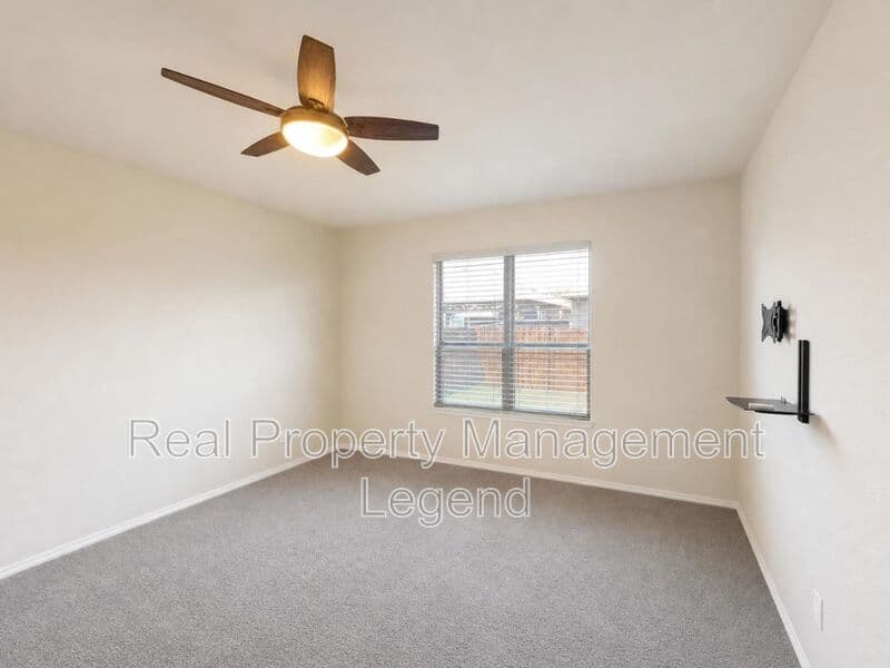 Denton House: 5601 Portola Ln