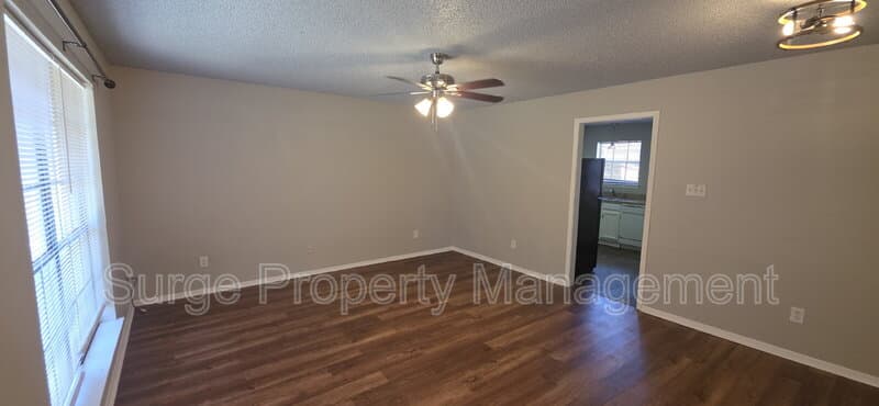 Benbrook Condo: 233 Vista Way