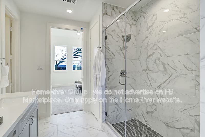 Houston House: 2914 Cline St
