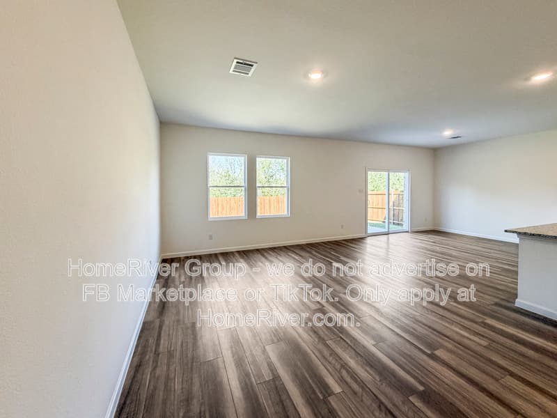 Melissa House: 2209 Burnwood St