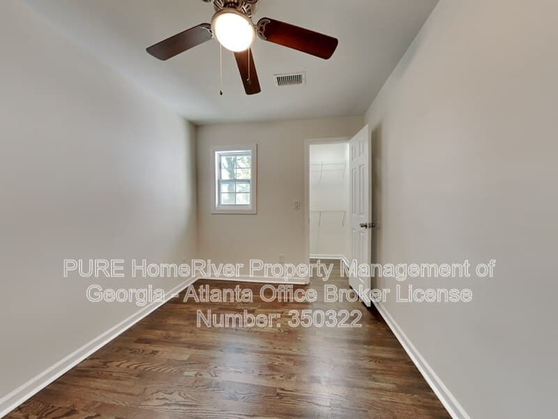 Atlanta House: 1127 Valley View Rd SE
