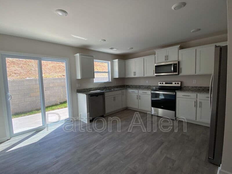 Candler House: 45 Hamrick Drive
