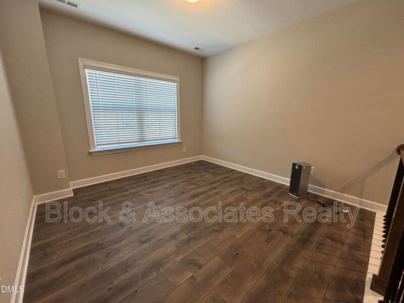 Wake Forest House: 2020 Edens Ridge