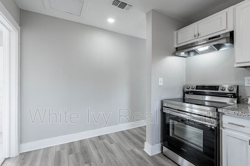 Trinity Condo: 200 W Caroline Street