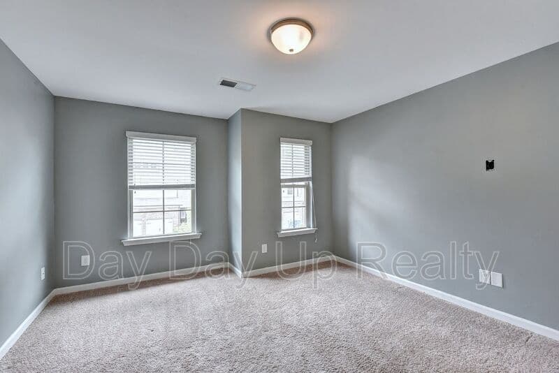 Suwanee House: 5605 Bright Cross Way