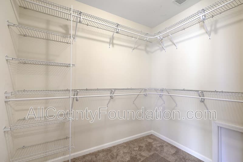 Summerville House: 431 Flat Rock Ln