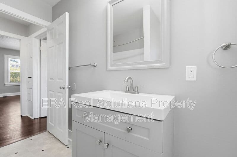 Columbus Townhome: 428 Columbian Ave
