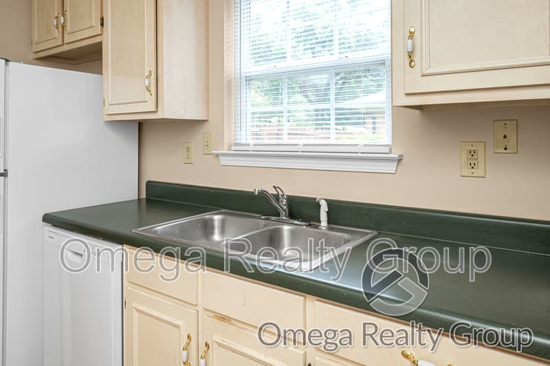 Mobile House: 4267 Springview Dr