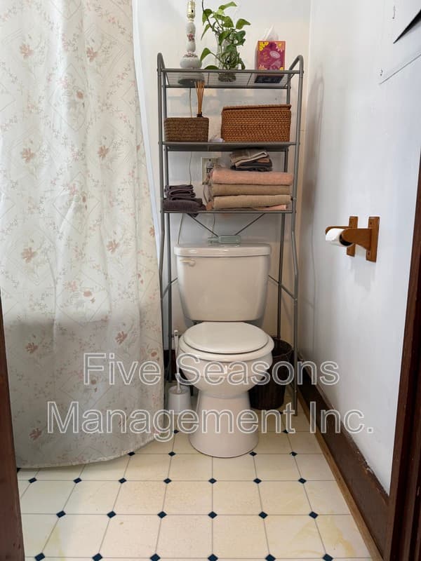 Burlington Condo: 9 Chase Street - 3